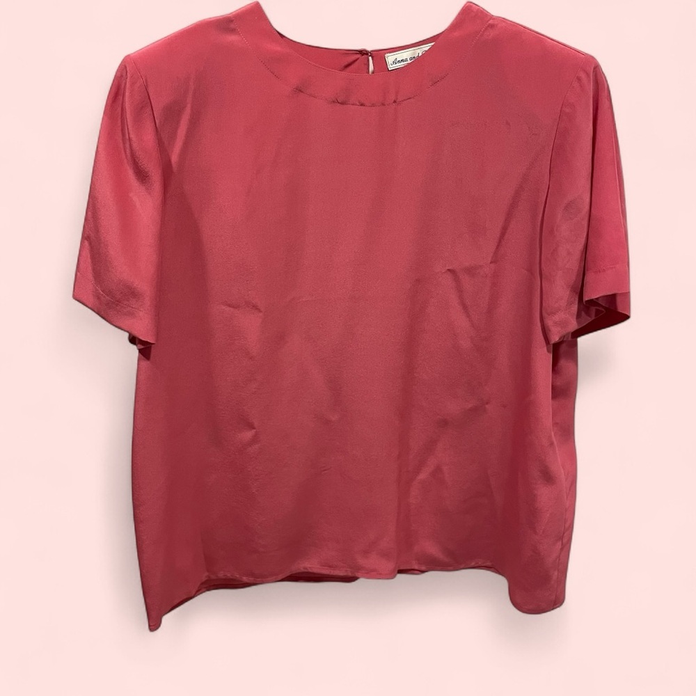 Beautiful vintage 80’s-90’s Anna & Frank dusty rose silk short sleeve blouse